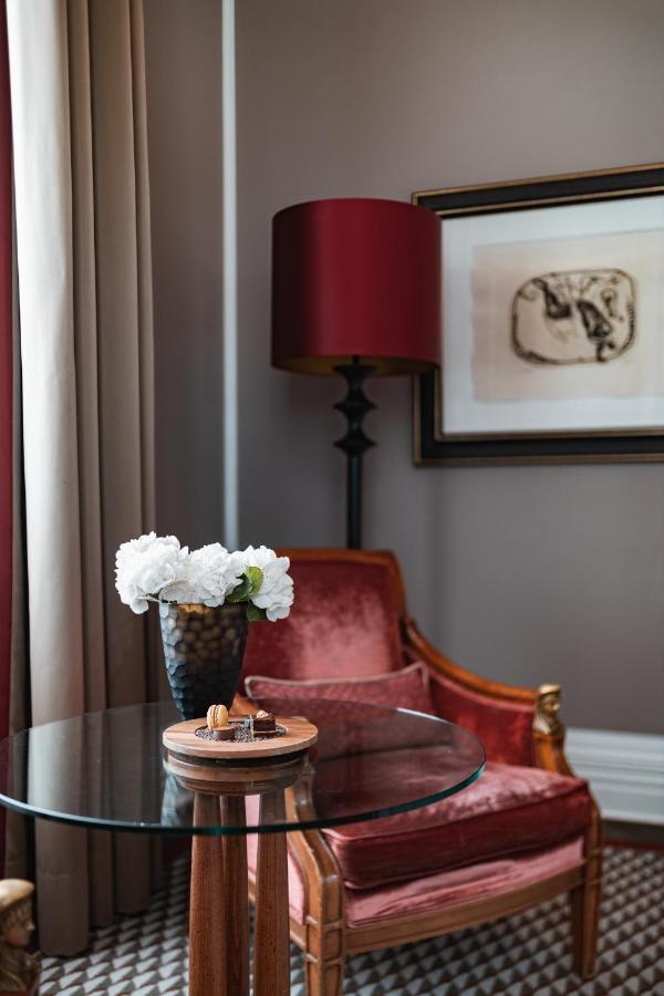 ברגיש גלאדבך Althoff Grandhotel Schloss Bensberg מראה חיצוני תמונה A room at the hotel