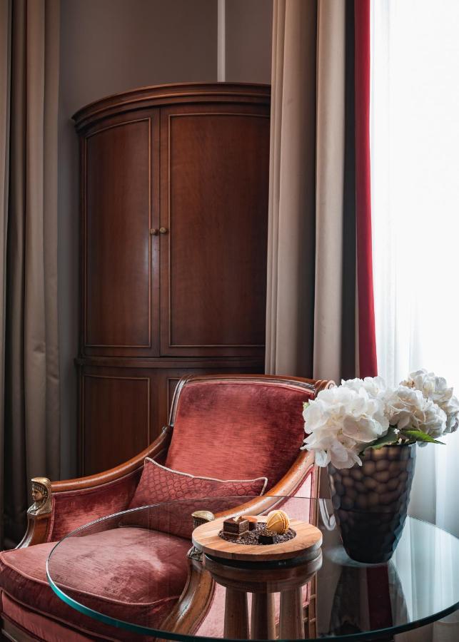 ברגיש גלאדבך Althoff Grandhotel Schloss Bensberg מראה חיצוני תמונה A room at the hotel