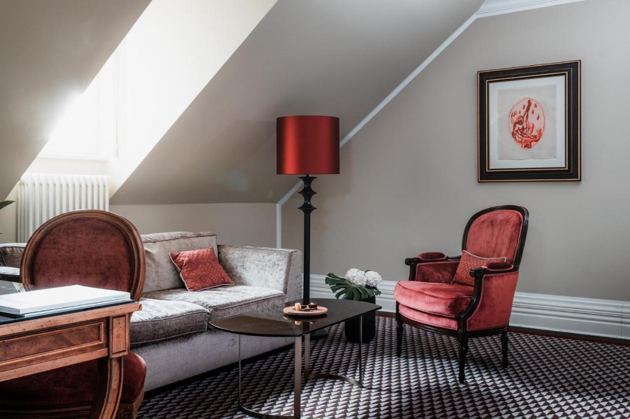 ברגיש גלאדבך Althoff Grandhotel Schloss Bensberg מראה חיצוני תמונה A suite at the hotel