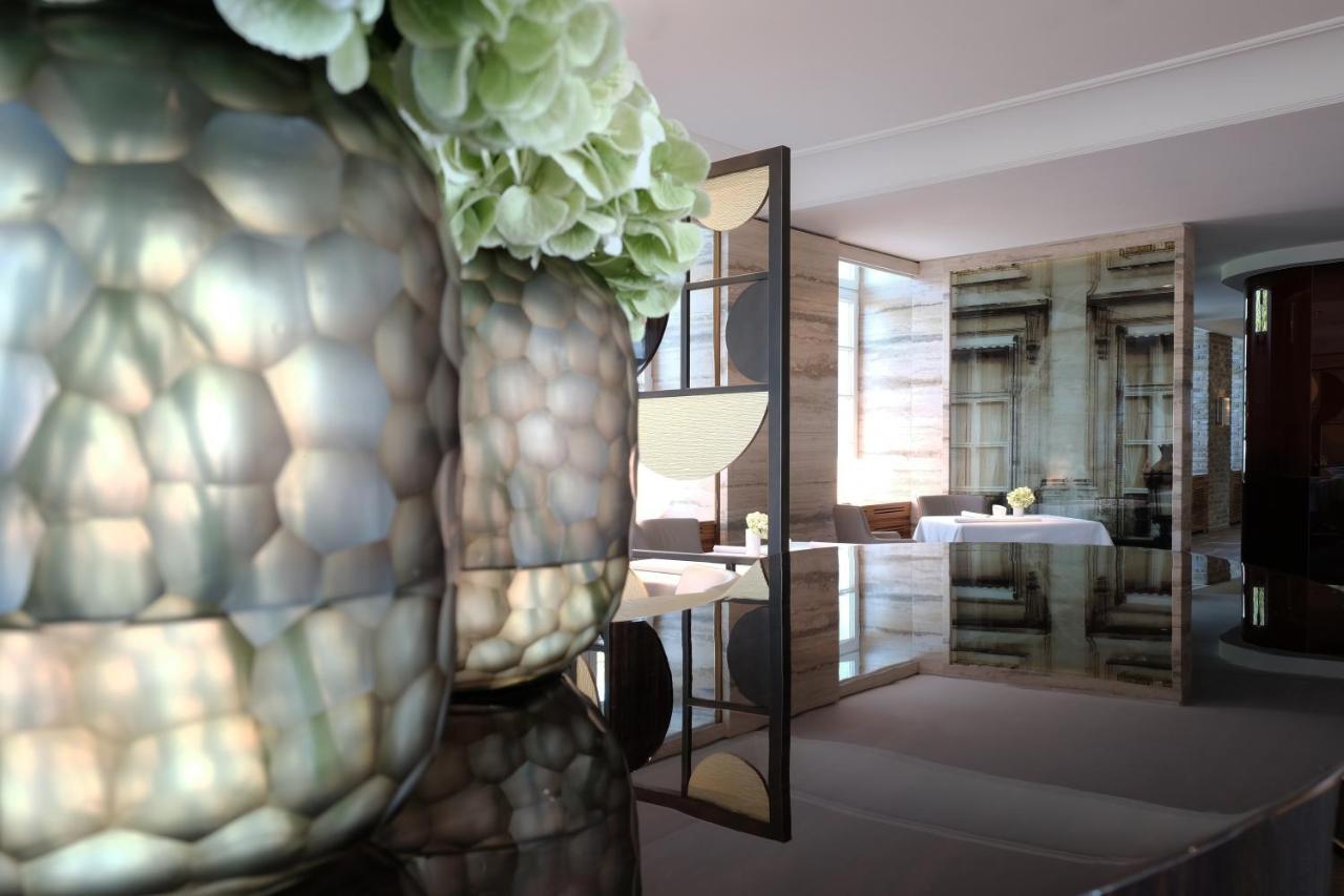 ברגיש גלאדבך Althoff Grandhotel Schloss Bensberg מראה חיצוני תמונה A suite at the Mandarin Oriental