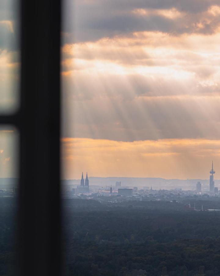 ברגיש גלאדבך Althoff Grandhotel Schloss Bensberg מראה חיצוני תמונה View of Frankfurt from the observation deck