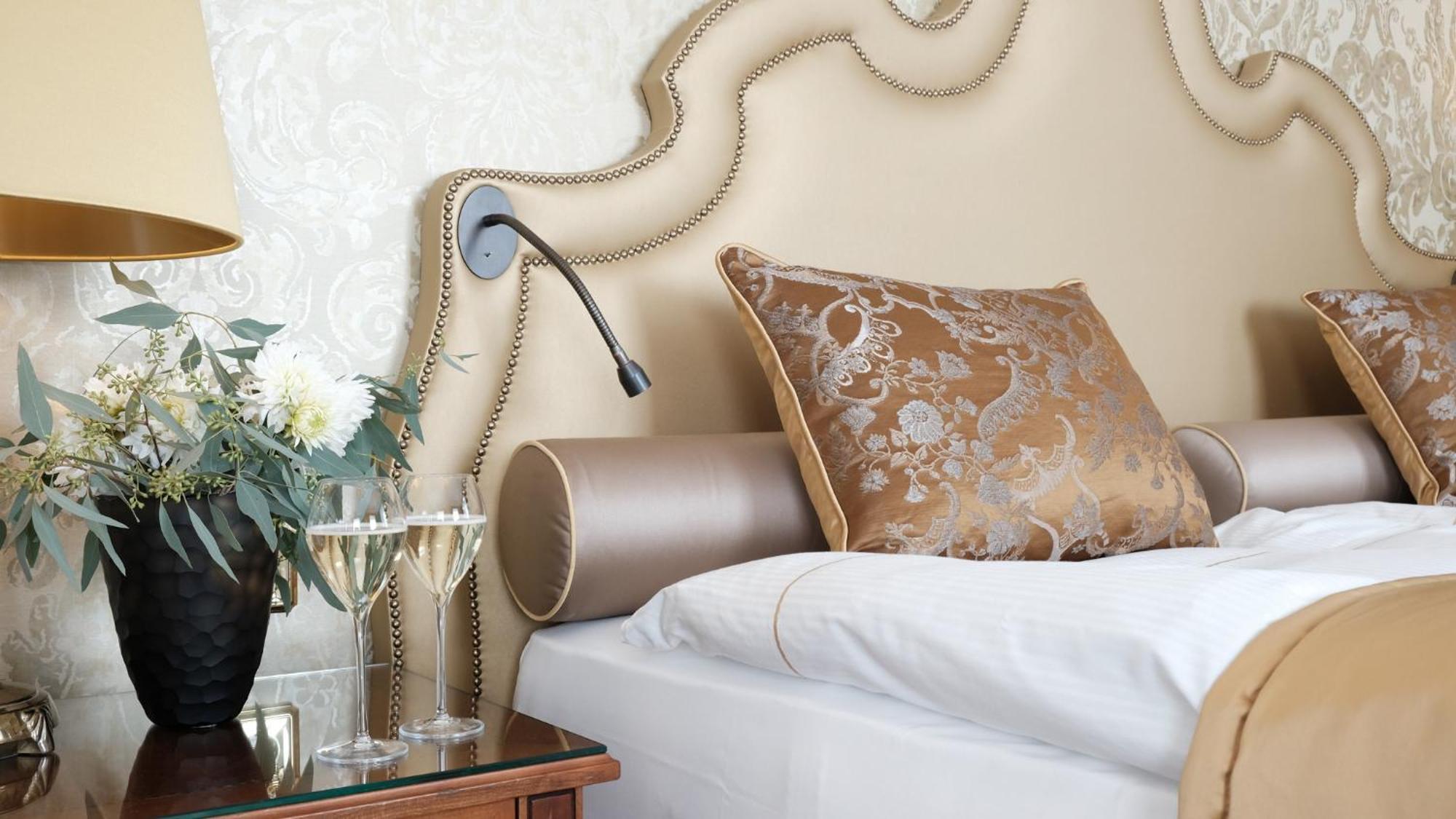 ברגיש גלאדבך Althoff Grandhotel Schloss Bensberg חדר תמונה A wall light